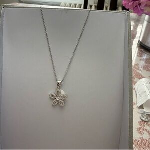 925 Sterling Silver Delicate Flower Pendant Necklace with Sparkling Stones